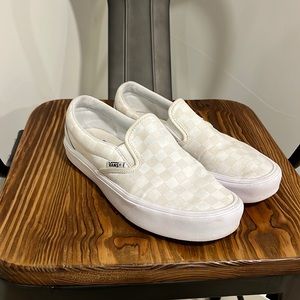 Hardly worn checkered vans slip on comfy Cush
